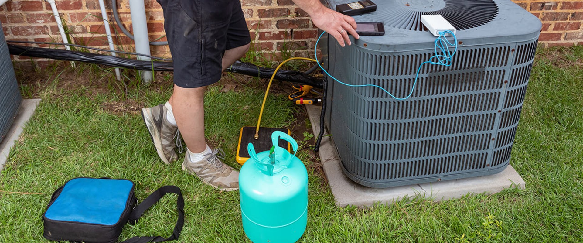 Is it Time to Replace Your Thermostat During a HVAC Maintenance Visit in Pompano Beach, FL?